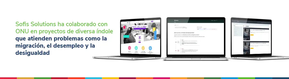 Pantallas de computadoras mostrando sistemas informáticos y portales web.